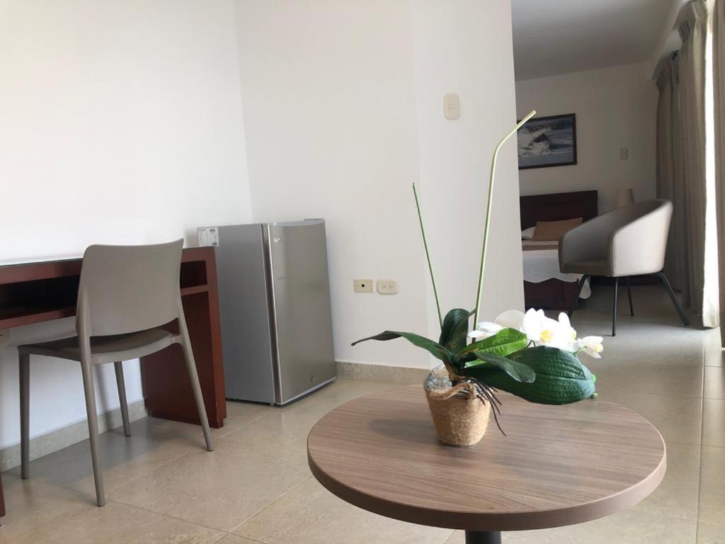 Colon Plaza Hotel Тумако Экстерьер фото