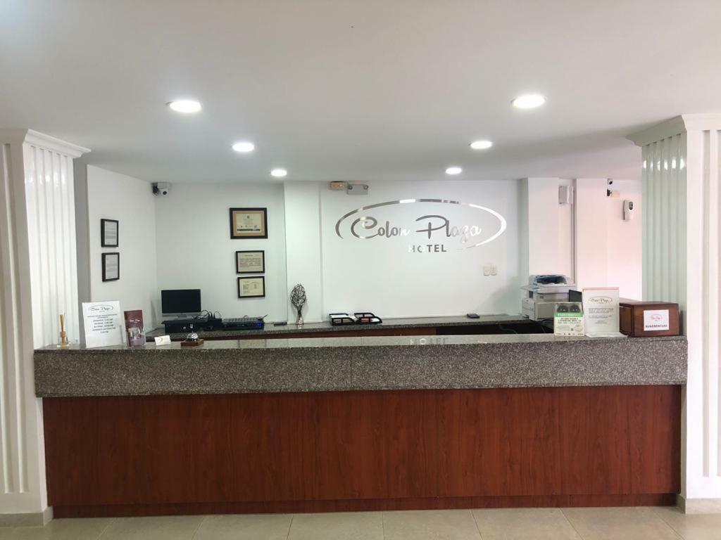 Colon Plaza Hotel Тумако Экстерьер фото